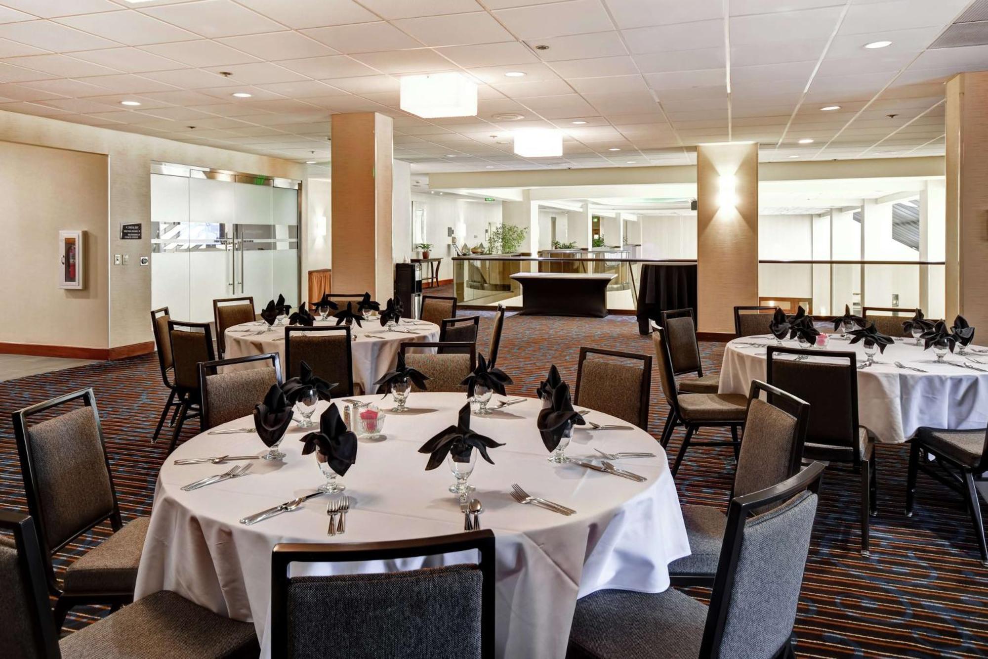 Hotel Embassy - Silicon Valley Santa Clara