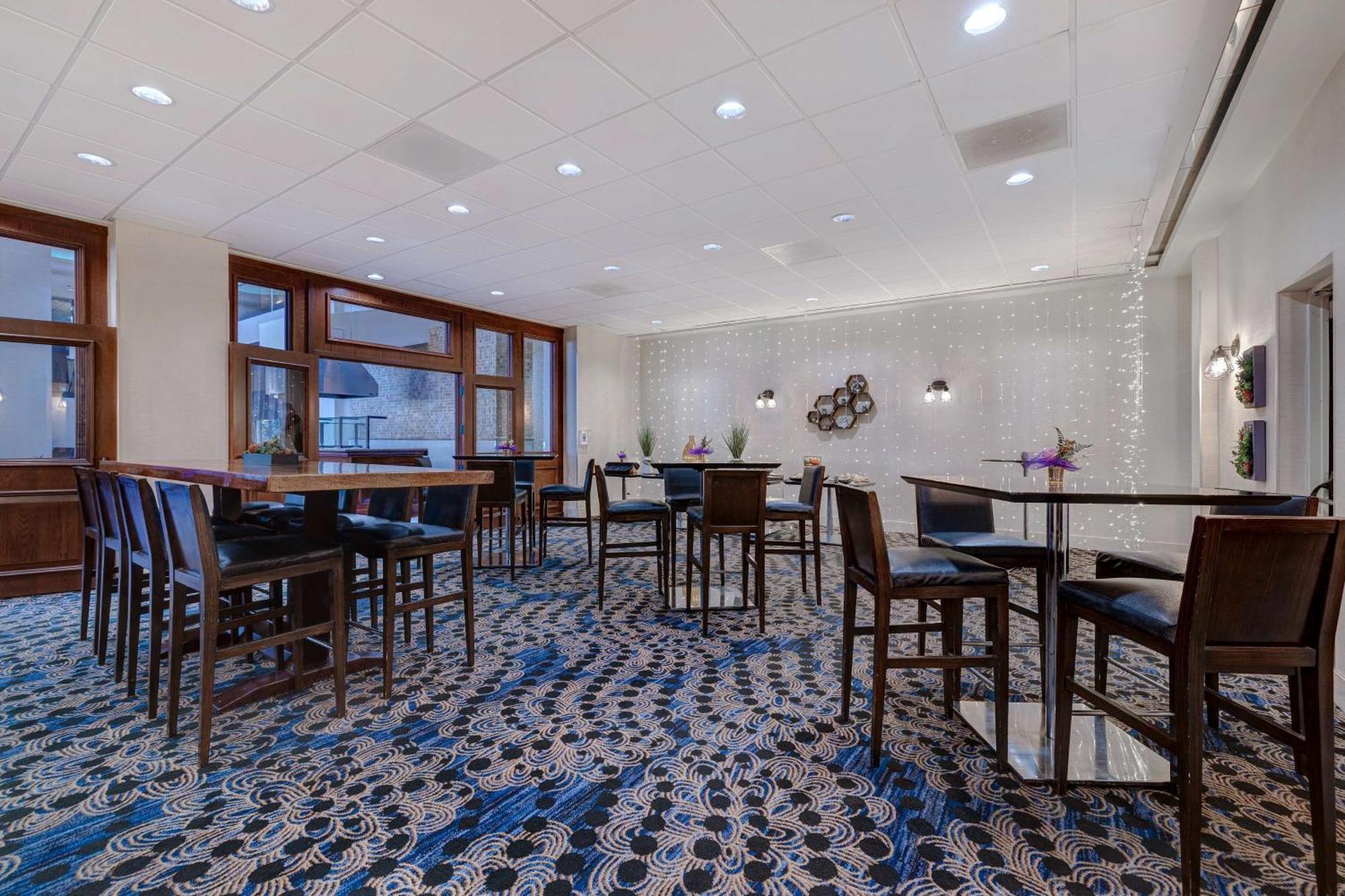 Embassy - Silicon Valley Hotel 4*
